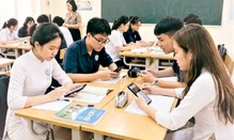 Không thể giao trẻ em cho mạng xã hội: Khi học online vô tình kéo trẻ vào mạng