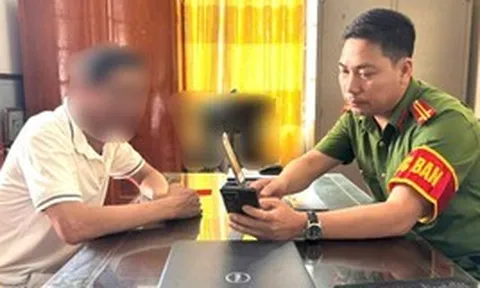 Chuyển khoản 30.000 đồng cho shipper, người đàn ông liền nhận thông báo: "Tài khoản ngân hàng sẽ tự động trừ 3,5 triệu đồng/tháng"