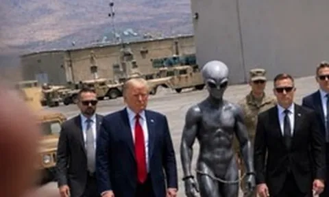 Làn sóng hồ sơ UFO mới sắp công bố sau hình ảnh gây tranh cãi của ông Trump