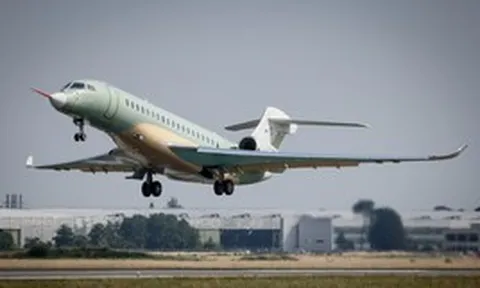 Dassault thực hiện chuyến bay thử nghiệm đầu tiên của máy bay Falcon 10X