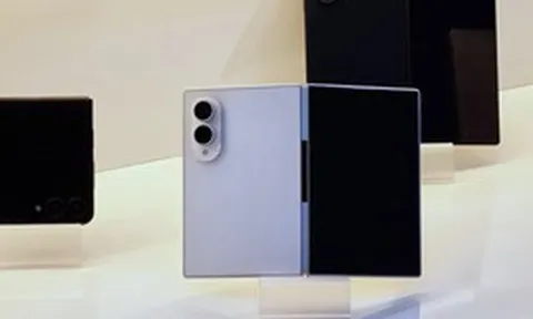 Galaxy Z Fold mới có thể thay đổi từ bên trong để hoàn thiện trải nghiệm bên ngoài