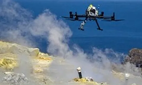Drone và tia laser 'đọc hơi thở' núi lửa trước khi phun
