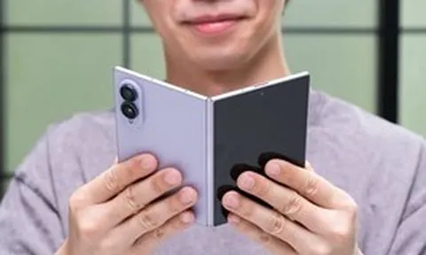 Bỏ gần 50 triệu để mua điện thoại Galaxy Z Fold 8 mới của Samsung thật sự là “ném tiền qua cửa sổ”?