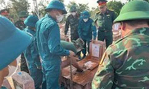 11.000 cuộc gọi, một cánh cổng và hàng vạn ký ức chờ được trở về