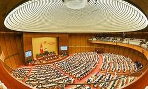 Kỳ họp không thường lệ thứ Nhất: Quốc hội quyết định công tác nhân sự, thành lập 2 thành phố; xem xét thông qua 19 luật, 4 nghị quyết...