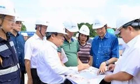 Chủ tịch UBND TP Hà Nội Vũ Đại Thắng kiểm tra tiến độ các dự án đường Đặng Thai Mai, Nhà hát Ngọc Trai