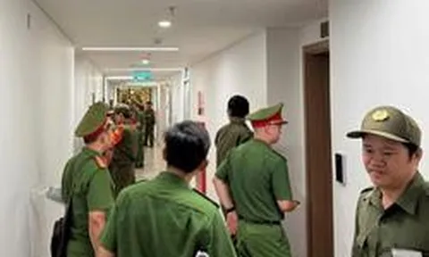 200 cán bộ, chiến sĩ đồng loạt kiểm tra 2 khu căn hộ cao cấp lúc 3 giờ sáng