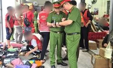 60 cán bộ, chiến sĩ đồng loạt ra quân kiểm tra 86 shipper lúc 6 giờ sáng