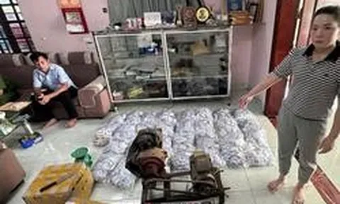 Khám xét nơi ở, nơi làm việc, khởi tố người bán thuốc đông y Bùi Thị Tiết SN 1988