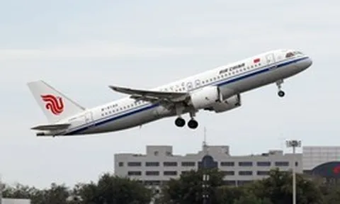 Máy bay chở khách "Made in China" vừa làm được điều chưa từng có