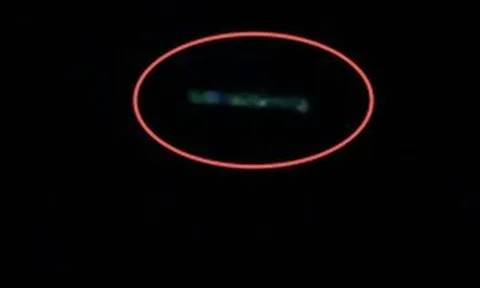 Dải ánh sáng xanh kỳ lạ xuất hiện trên bầu trời châu Âu và sự thật phía sau nghi vấn UFO