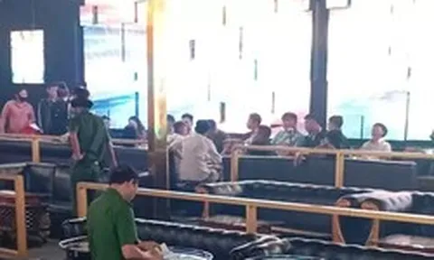 'Đột kích' cơ sở giải trí trong đêm, phát hiện hàng chục dân chơi dương tính ma túy