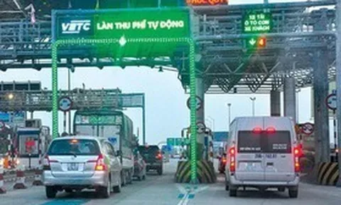Phó Thủ tướng Thường trực yêu cầu kiểm tra thông tin về hoạt động thu phí điện tử không dừng ETC