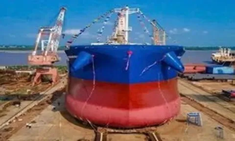 Điều chưa từng có trong lịch sử, lọt top 4 thống trị ngành đóng tàu toàn cầu, liên tiếp lập kỷ lục với tàu lớn nhất thế giới