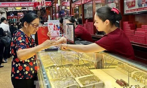 Giá vàng hôm nay (28/8): Đảo chiều tăng trở lại