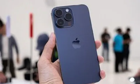 Nhiều mẫu iPhone cũ giảm giá kỷ lục, có mẫu chỉ còn hơn 5 triệu đồng