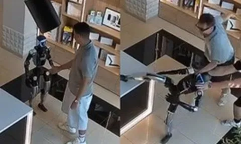 Robot Nga gây chấn động khi đòi "tương tác" ngược với con người
