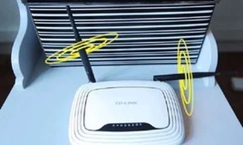 Lời khuyên cho những gia đình đang dùng bộ phát Wi-Fi, chỉnh ăng ten bộ phát sao cho mạng "khỏe"