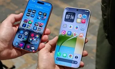 Đặt cạnh mẫu điện thoại này của Tecno, đến iPhone 17 Pro Max cũng hóa thành "máy rẻ tiền"