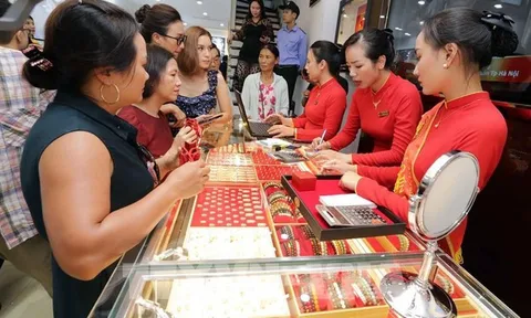 Giá vàng hôm nay (15/9): Đứng im chờ Fed tăng lãi suất