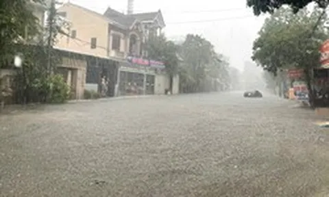 Vì sao Vinh xuất hiện mưa lớn kỷ lục trong hơn 40 năm?