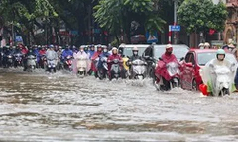 Trưa nay loạt xã, phường ở Hà Nội nguy cơ mưa rào và dông