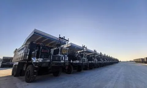 Phát hiện 100 xe tải gần 100 tấn không người lái của Trung Quốc rầm rộ nối đuôi nhau giữa trời -40°C, hoạt động không ngừng nghỉ, tự động cân bằng trên đường trơn