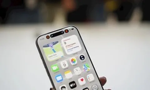 Chuyện bi hài nước Nga: Đã phải mua iPhone 18 Pro Max đắt đến 50 triệu mà về dùng chẳng khác gì "cục gạch Nokia"