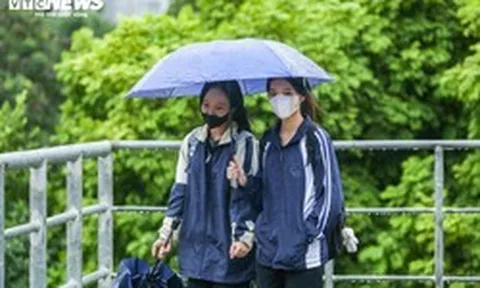 Không khí lạnh tràn về, Hà Nội và miền Bắc mưa to trước khi trời chuyển lạnh