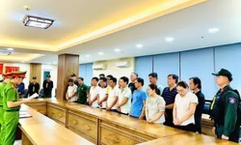 Nhận hàng tỷ để bỏ qua công trình trái phép, 7 cán bộ ở Đà Nẵng bị khai trừ Đảng