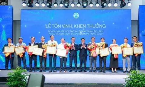 Vega City nhận Bằng khen của Chủ tịch UBND tỉnh Khánh Hòa, tiếp nối hành trình đồng hành cùng địa phương