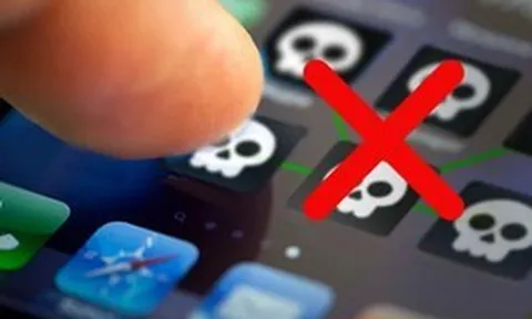 Thấy 5 dấu hiệu này trên điện thoại, gỡ ngay kẻo tài khoản ngân hàng "bốc hơi" lúc nửa đêm