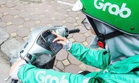 Đi làm 12 tiếng, tốn đến 70.000 đồng tiền xăng mỗi ngày, trả 130.000 đồng tiền dầu mỗi tuần, nữ tài xế Grab vỡ ra nhiều chuyện