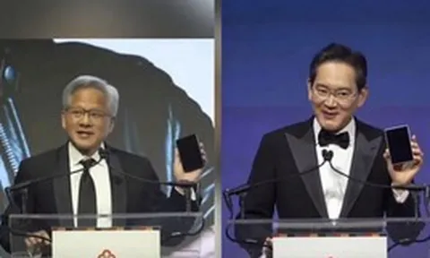 Chủ tịch Samsung và CEO NVIDIA cùng khoe Galaxy Z Fold8 đang sử dụng