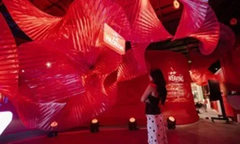 Xướng lên "bản giao hưởng" nghệ thuật và công nghệ, Prudential Việt Nam kể câu chuyện 27 năm nâng niu “Điều quý giá”