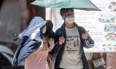 Dự báo thời tiết ngày 17/10: Hà Nội nắng 34°C, trời oi bức