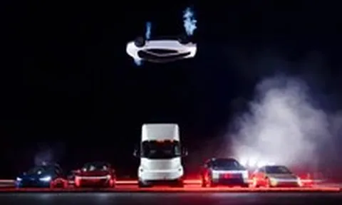 Trung Quốc kêu gọi vững tin công nghệ nội địa sau màn ra mắt 'xe bay' của Tesla