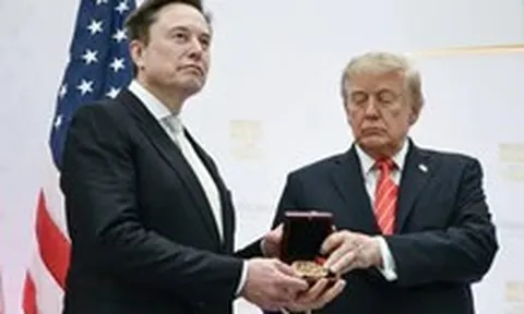 Mỹ nhiều lần đề nghị SpaceX bật, tắt Starlink, hỗ trợ Ukraine và người biểu tình Iran