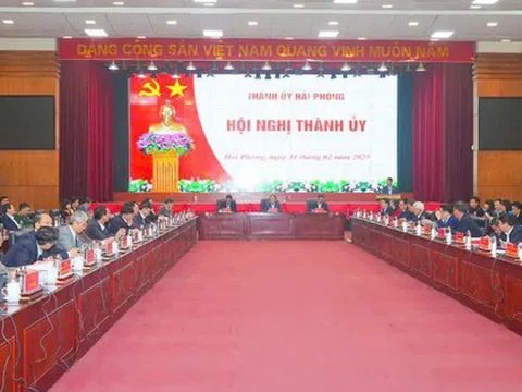 Hai Ủy viên Thường vụ Thành ủy và 1 Phó Chủ tịch UBND TP xin nghỉ hưu trước tuổi