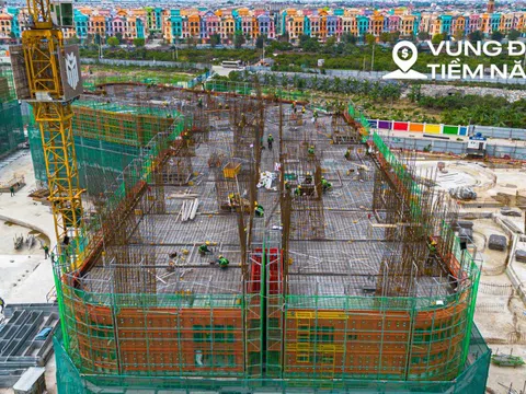Toàn cảnh tòa chung cư đầu tiên giữa 20.000 căn hộ thấp tầng ở đại đô thị của Vinhomes