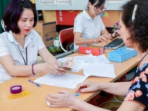 5 năm, khoảng 340.000 viên chức mất việc