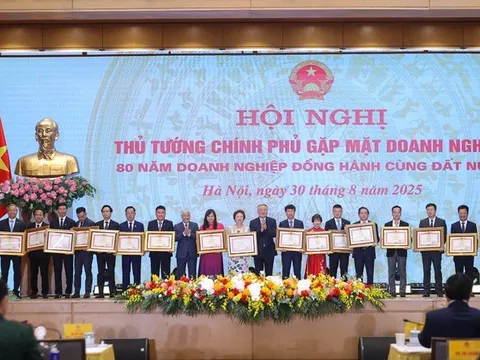 Doanh nghiệp - động lực nòng cốt kiến tạo Việt Nam hùng cường