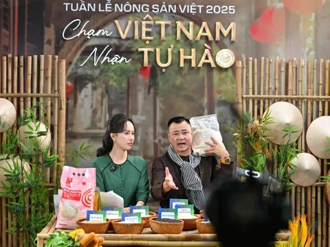 'Chốt đơn' gần 6 tấn gạo sau 2 giờ livestream tại Tuần lễ Nông sản Việt 2025