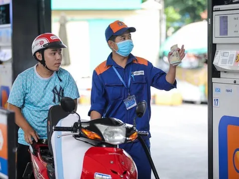 Giá xăng dầu đồng loạt tăng mạnh