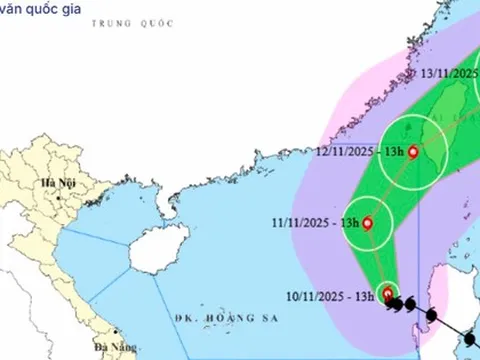 Bão Fung Wong giật cấp 16, đổi hướng di chuyển