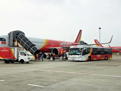 Tỷ lệ đúng giờ tăng mạnh tại Tân Sơn Nhất sau khi Vietjet tự phục vụ mặt đất, tạo đà cho cao điểm cuối năm