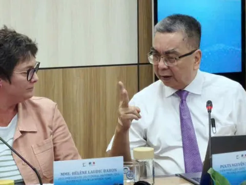 AI dẫn luật hay nhưng dễ… đổi chiều khi bị hỏi xoáy