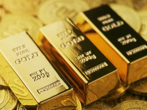 Giá vàng hôm nay 1/12: Tiếp tục neo cao