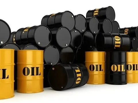 THỊ TRƯỜNG HÀNG HÓA: Giá dầu lấy lại đà tăng trước cuộc họp OPEC+