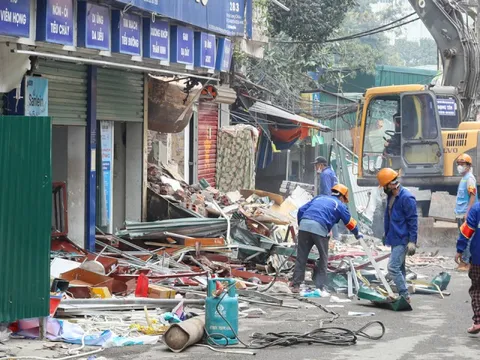 Hà Nội phá dỡ loạt công trình để làm tuyến đường ‘đắt nhất hành tinh’